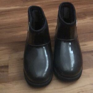 UGG Classic Clear Mini II Boot. In condition as shown with some scratches.